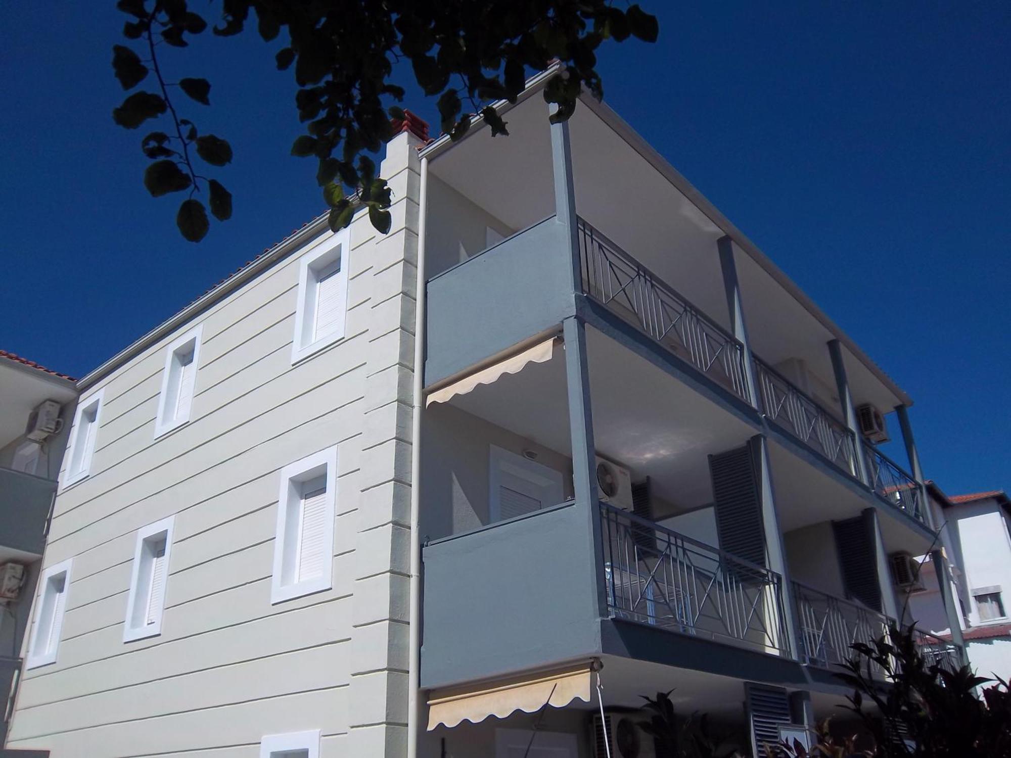 Milos Apartments Áfitos Exterior foto