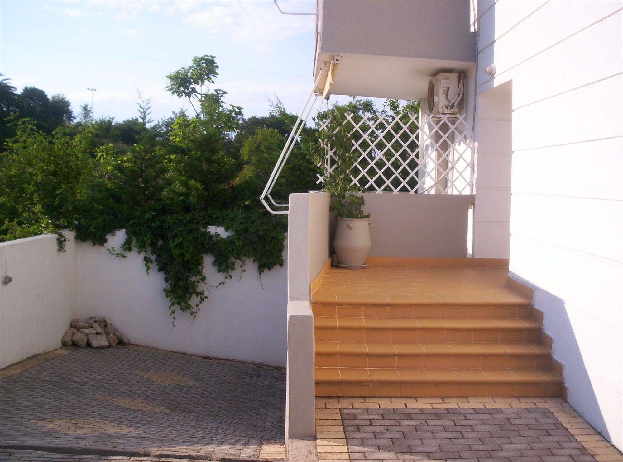 Milos Apartments Áfitos Exterior foto